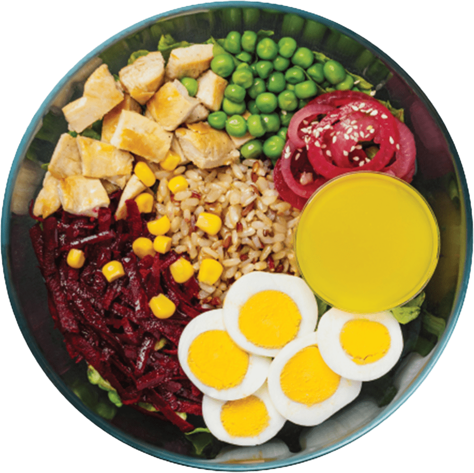 салат-обед с курицей, яйцами, свёклой, горошком, луком, цельнозерновым рисом